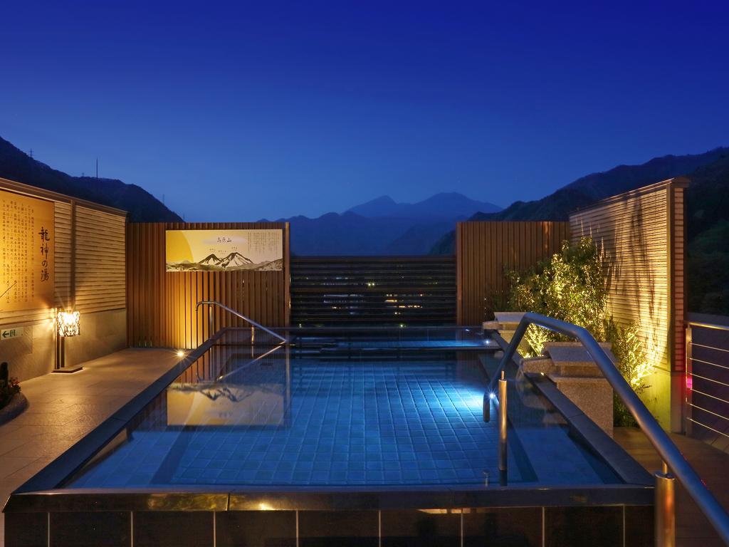 Asaya Hotel Nikko Ngoại thất bức ảnh A rooftop onsen in Japan